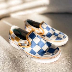 $38 VANS Kids Checkered Slip On Sneakers, Size 1, Hardly Worn, Blue & White